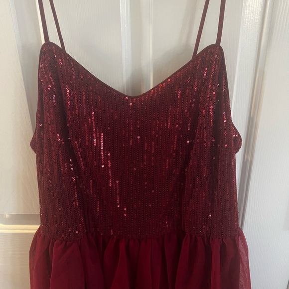 Glamorous Burgundy Red Sequin Semiformal Party Dress.  Valentine’s Day! - Picture 5 of 8